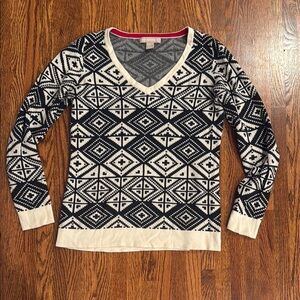 Banana Republic Black and White Patterned V-Neck Sweater